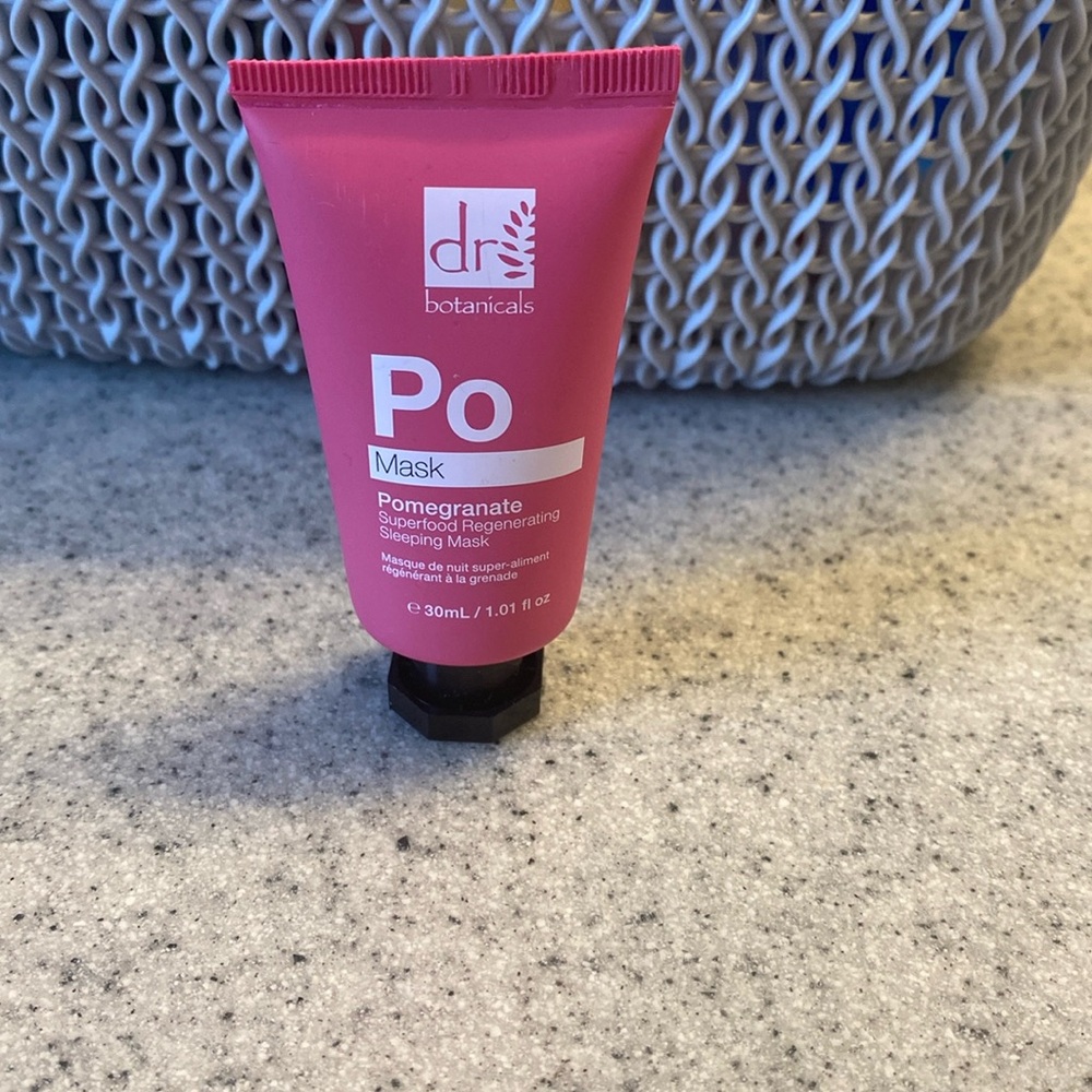 Dr Botanicals pomegranate face mask